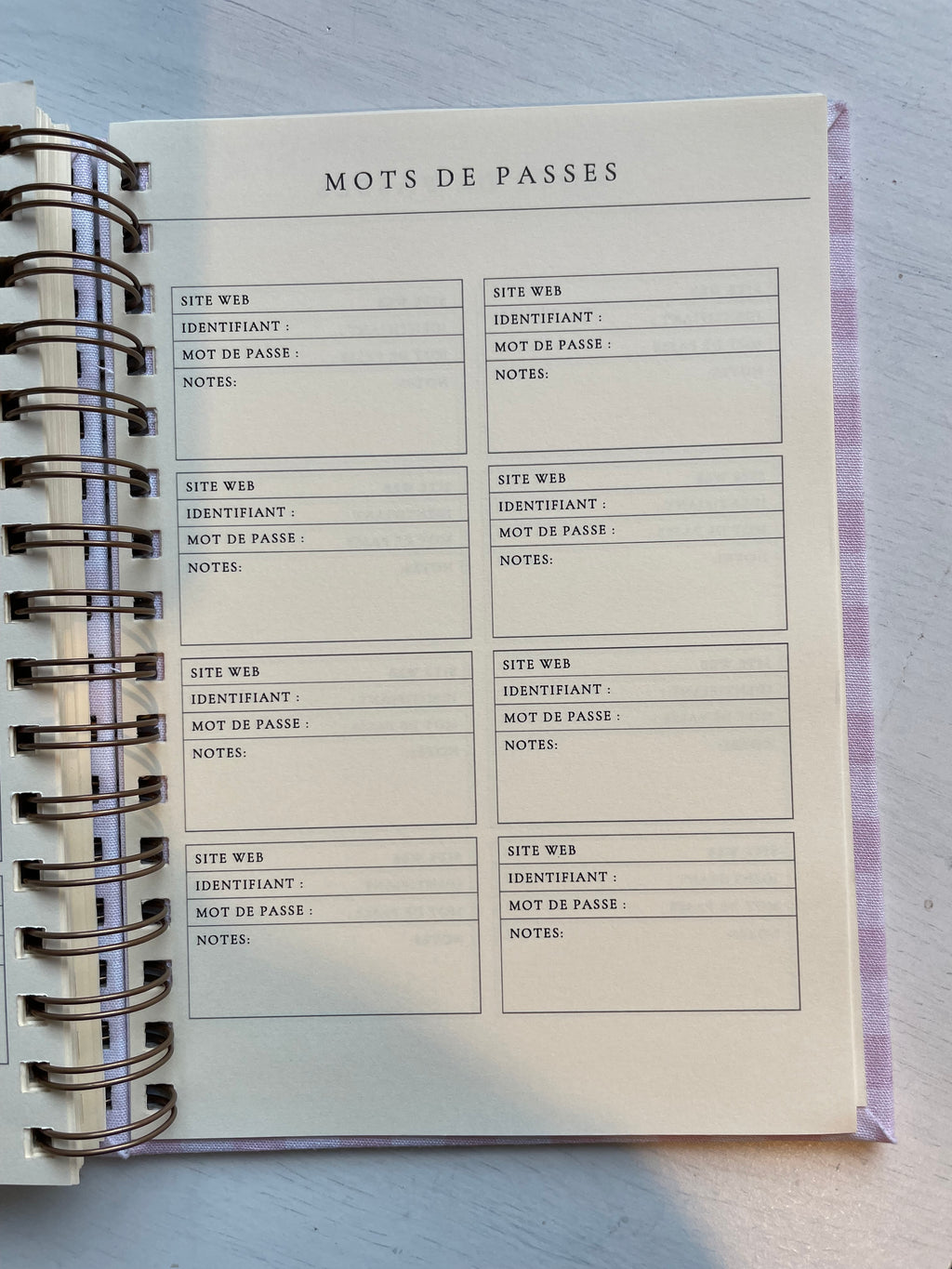 Agenda Septembre 2026 à Décembre 2027 (17 mois) Bloc semainier avec horaires -  à personnaliser