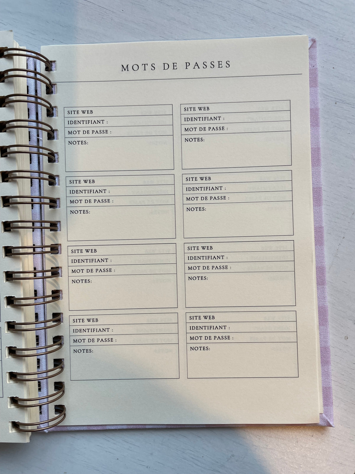 Agenda Septembre 2026 à Décembre 2027 (17 mois) Bloc semainier avec horaires -  à personnaliser